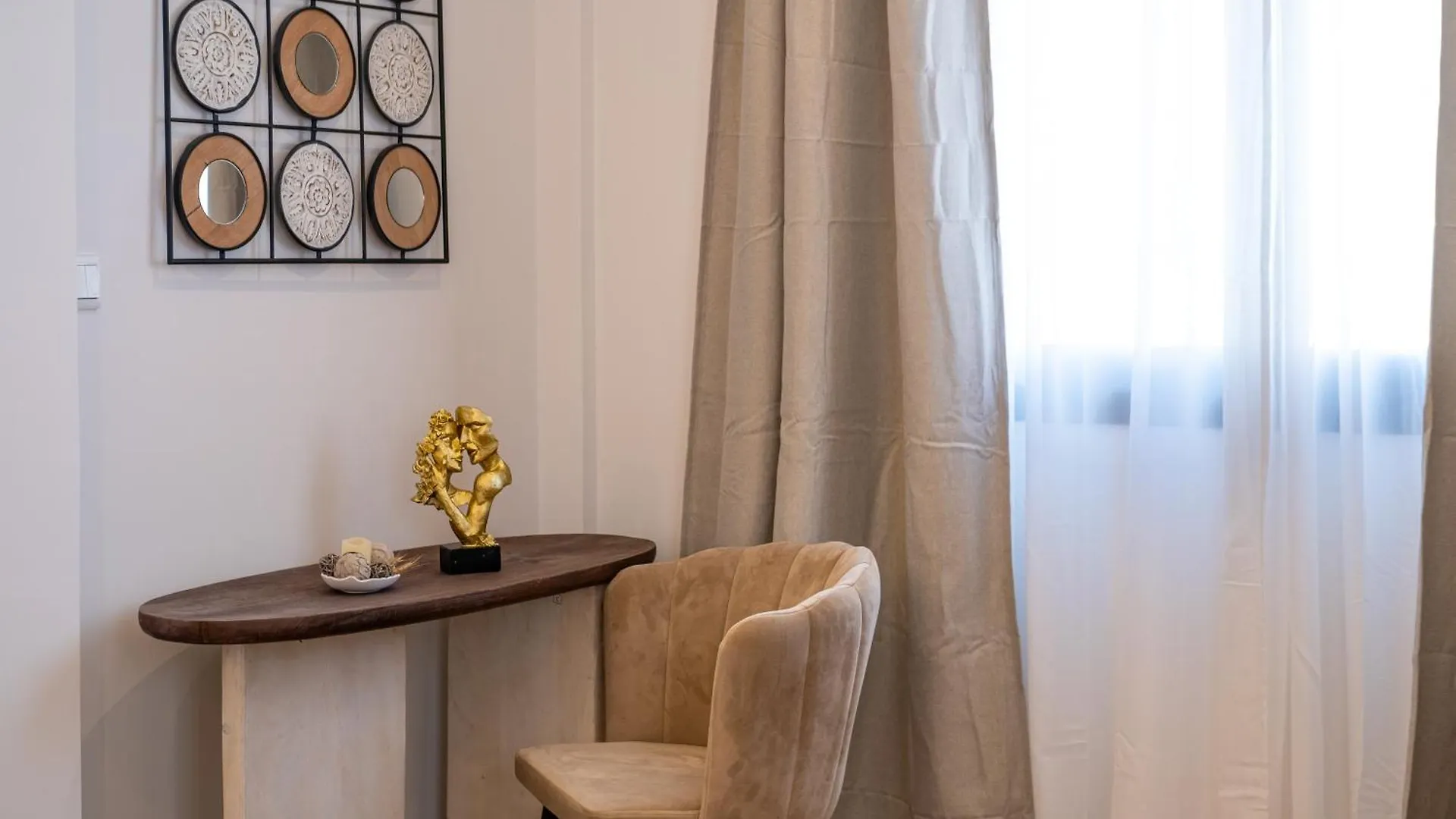 Ξενοδοχείο με διαμερίσματα Lazuli Hermes Apartments Λάρνακα Κύπρος